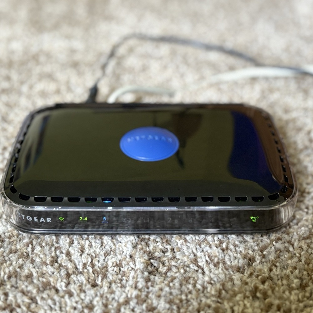 NETGEAR N600 600Mbps 4-Ports Dual Band Wi-Fi Router (WNDR3400v3) & Power Cord
